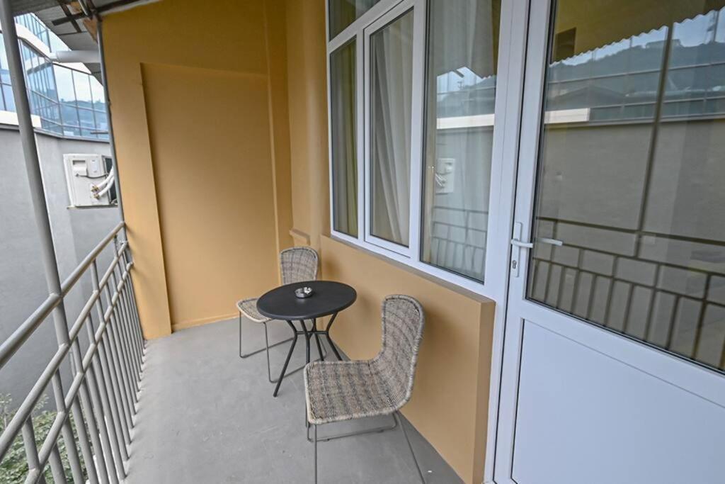 Studio With Balcony In Old City Tbilisi Exterior foto